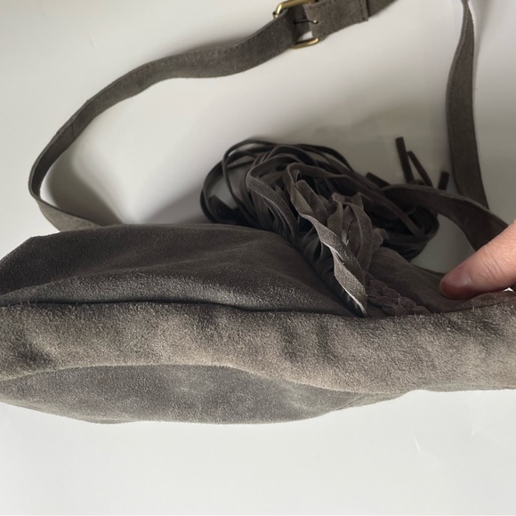 EARTHBOUND Gray Bohemian Festival Shoulder Bag with Fringe Zipper Closure - Picture 5 of 9